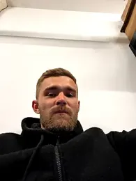 Benjamiinlt — Stripchat stream photo (Apr 2026)