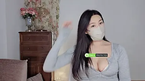 L-Moonlight — Stripchat stream photo (Oct 2024)
