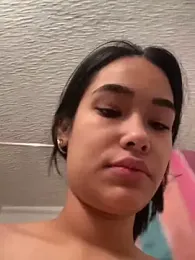 Alexsa_V — Stripchat stream photo (Apr 2025)