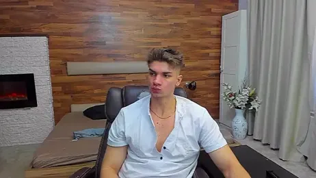 MaxKaiden — stripchatでウェブカムモデルオンライン