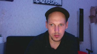 Martinlw — Cam4 stream photo (Sep 2026)