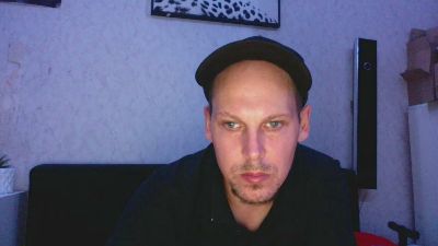 Martinlw — Cam4 stream photo (Sep 2026)