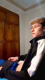 Adam_foxs — Cam4 stream photo (Apr 2026)