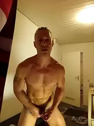 AthleticWomenizer2 — Stripchat stream photo (May 2026)