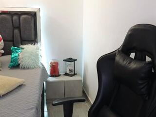 Lola Dove — flirt4free