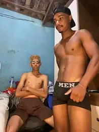 Leosilvaj1 — stripchatでウェブカムモデルオンライン
