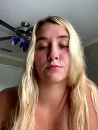 Kaylayoung12 — Stripchat stream photo (Sep 2025)