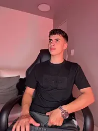 AdrianRinaldi — Stripchat stream photo (Mar 2026)