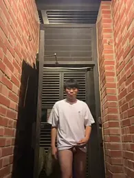 Yang_571 — stripchatでウェブカムモデルオンライン