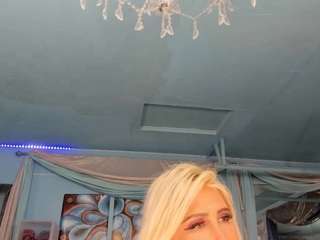 adrianna777 — Camsoda stream photo (Mar 2026)