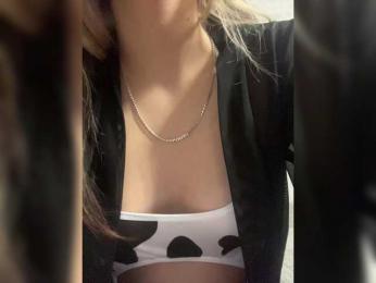 -Kiss-me-a — bongacams