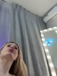 CaseyCumFace — stripchatでウェブカムモデルオンライン