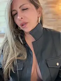 _Abril-Office1 — Stripchat stream photo (Mar 2026)