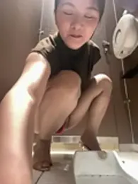 Mia7- — Stripchat stream photo (Aug 2026)