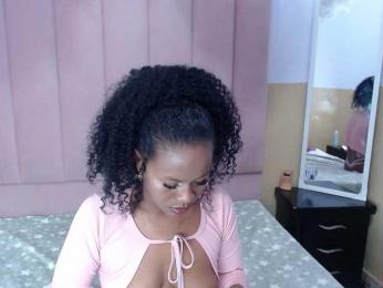 NahomiLips — Bongacams stream photo (Aug 2025)