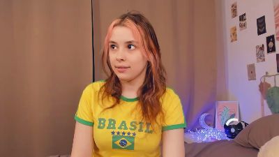 AmieeVarrato — Cam4 stream photo (Mar 2026)