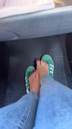 Moniafeet — cam4でウェブカムモデルオンライン