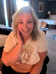 Canadian_BBW — stripchatでウェブカムモデルオンライン