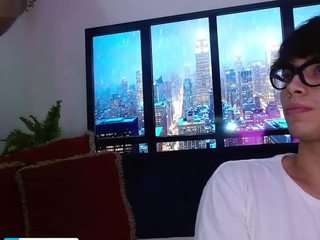 dylannwest — camsodaでウェブカムモデルオンライン