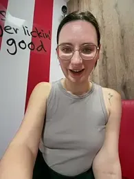 The_Snowwhitee — stripchatでウェブカムモデルオンライン