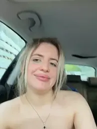 Holly-Glamour — Stripchat stream photo (Jun 2026)