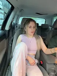 Holly-Glamour — Stripchat stream photo (Jun 2026)