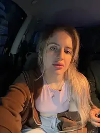 Holly-Glamour — Stripchat stream photo (Jun 2026)
