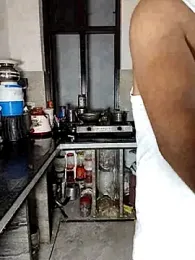 Heena-143 — stripchatでウェブカムモデルオンライン