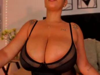 anahi_ryan — Chaturbate stream photo (Apr 2026)