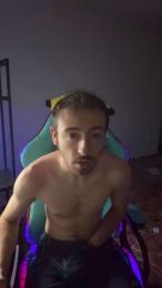 Boy_hairy02 — cam4でウェブカムモデルオンライン