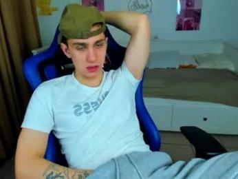 frank_mooree — chaturbateでウェブカムモデルオンライン