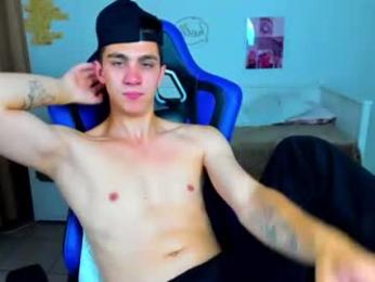 frank_mooree — chaturbateでウェブカムモデルオンライン