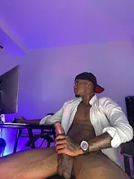 AaronCruz_ — Stripchat stream photo (Apr 2026)