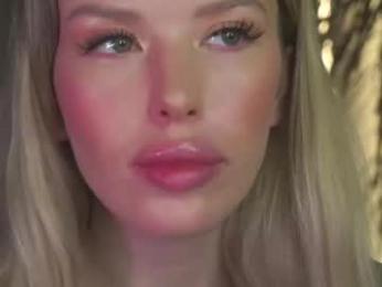 agent_blonde — Chaturbate stream photo (Apr 2026)