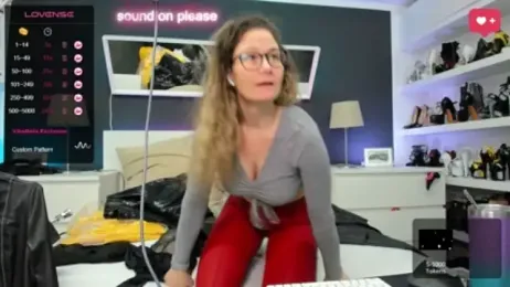 izzy-mendosa — Stripchat stream photo (Dec 2023)