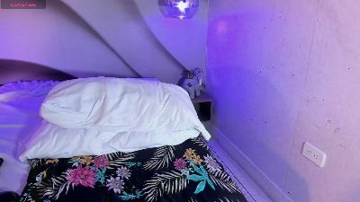 Adele_Desantis — Cam4 stream photo (Mar 2026)