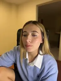 kloe__t18 — Stripchat stream photo (Jul 2026)