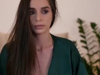 dovia — chaturbateでウェブカムモデルオンライン