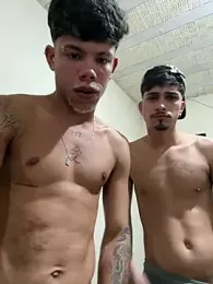 Uchihaxxx — stripchatでウェブカムモデルオンライン