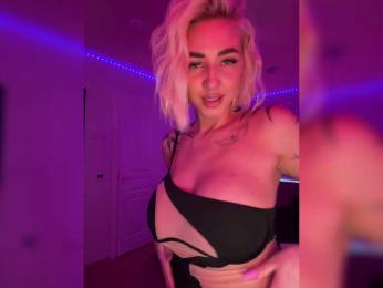 -AmazingBlonde- — bongacams