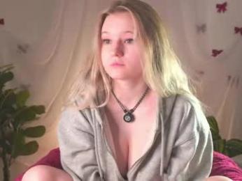 emilyhewell — chaturbate