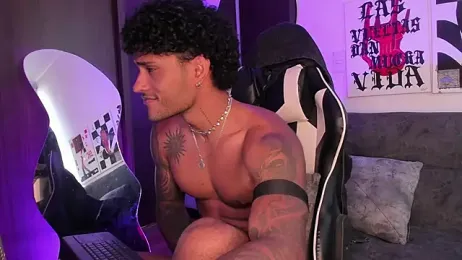 Alessandro_Vanni — stripchatでウェブカムモデルオンライン