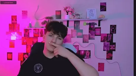 travis_wolf_ — Stripchat stream photo (Apr 2026)