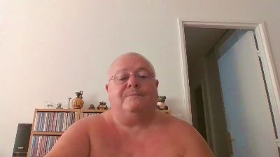 philou75xxx — Cam4 stream photo (Aug 2026)