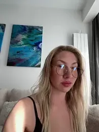 LuisaBecker — Stripchat stream photo (Feb 2026)