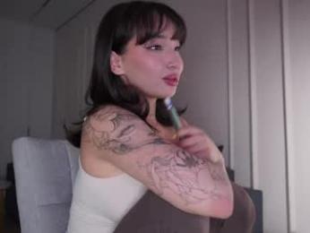 asvna — Chaturbate stream photo (Apr 2026)