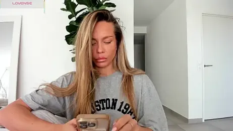 Kalyssy — stripchatでウェブカムモデルオンライン