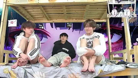 xiaohuangren01 — stripchatでウェブカムモデルオンライン