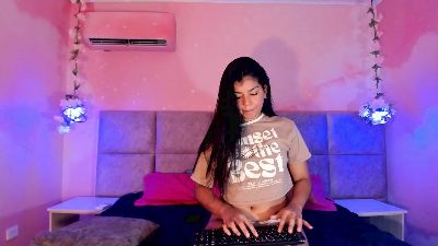 Solange_piaff — Cam4 stream photo (Apr 2026)