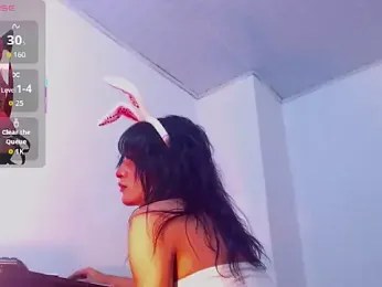 moonlyvelvet — Stripchat stream photo (Mar 2026)